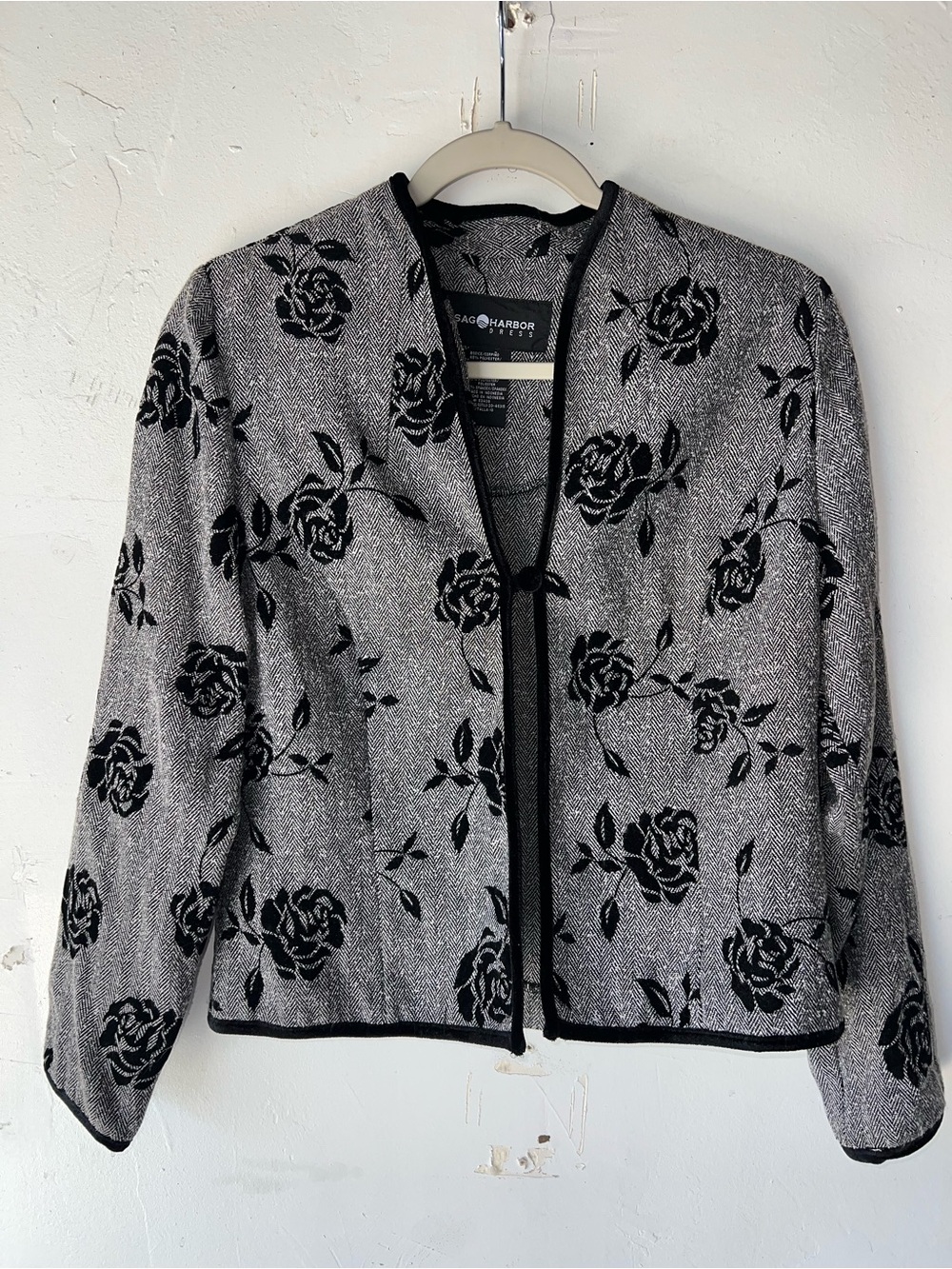 Sag Harbor Black and Gray Floral Open-Front Blazer